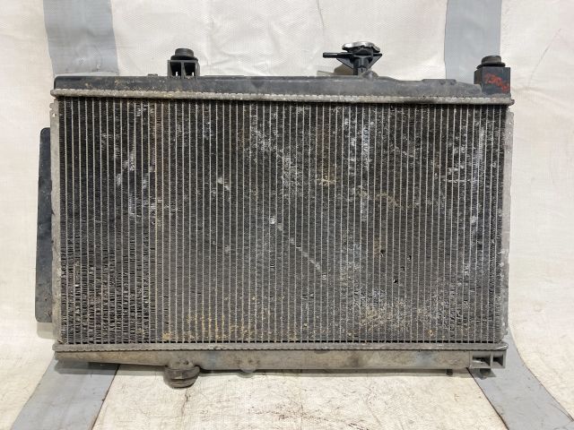 bontott TOYOTA YARIS Vízhűtő Radiátor (Klímás)