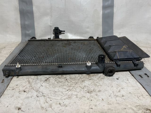 bontott TOYOTA YARIS Vízhűtő Radiátor (Klímás)