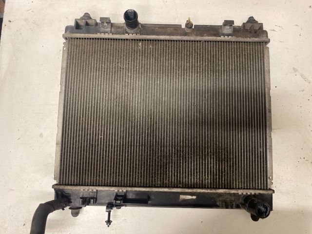 bontott TOYOTA YARIS Vízhűtő Radiátor (Klímás)