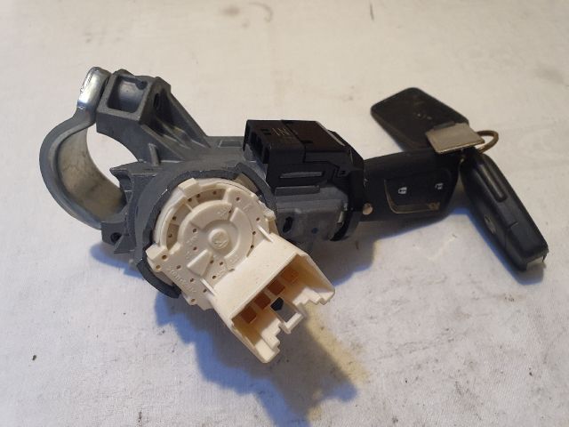 bontott TOYOTA YARIS Gyújtáskapcsoló Házzal