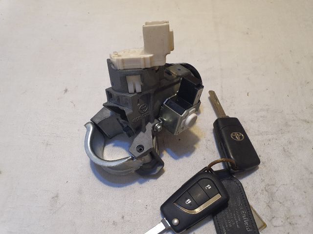 bontott TOYOTA YARIS Gyújtáskapcsoló Házzal