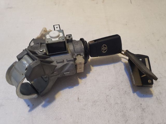 bontott TOYOTA YARIS Gyújtáskapcsoló Házzal