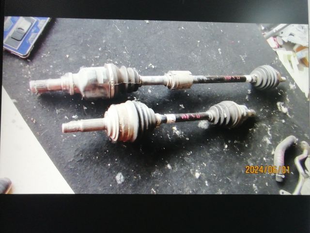 bontott TOYOTA YARIS Bal Féltengely