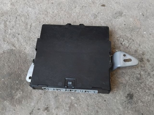 bontott TOYOTA YARIS Hybrid Vezérlőegység