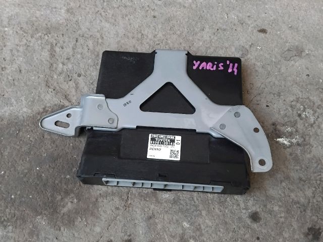 bontott TOYOTA YARIS Hybrid Vezérlőegység