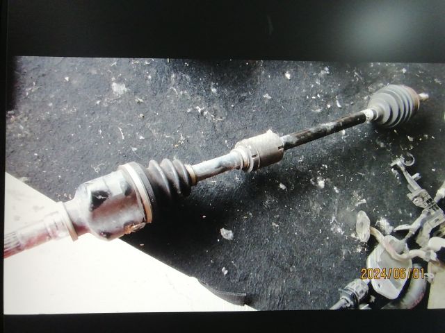 bontott TOYOTA YARIS Jobb Féltengely