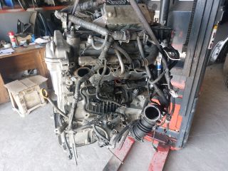 bontott TOYOTA YARIS Komplett Motor (Segédberendezésekkel)