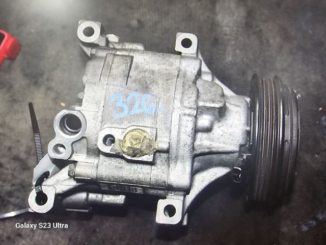 bontott TOYOTA YARIS Klímakompresszor