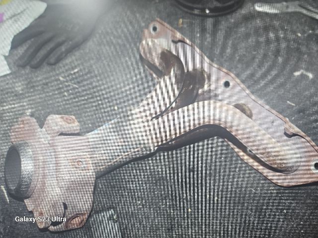 bontott TOYOTA YARIS Leömlő (Soros)