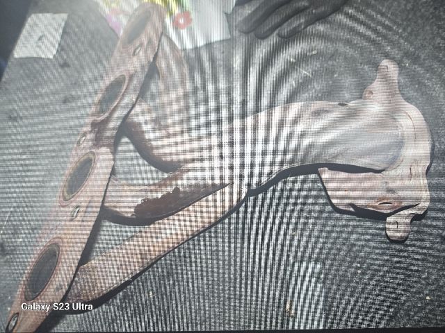 bontott TOYOTA YARIS Leömlő (Soros)