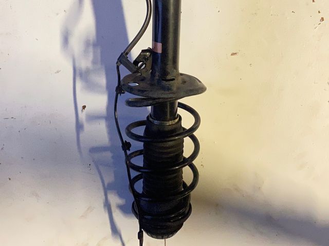 bontott TOYOTA YARIS Jobb első Gólyaláb (Lengécsillapító, Rugó)