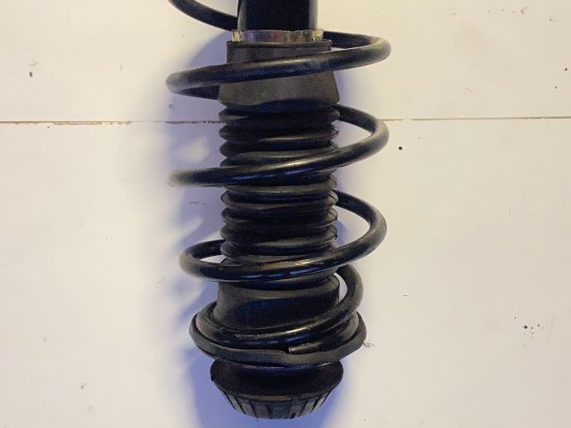 bontott TOYOTA YARIS Jobb első Gólyaláb (Lengécsillapító, Rugó)