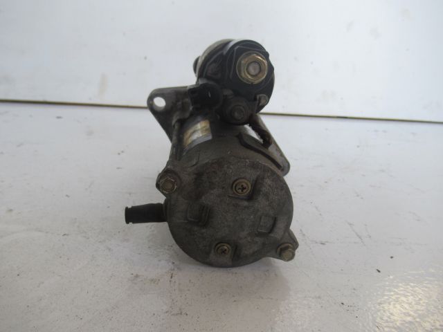 bontott TOYOTA YARIS Önindító