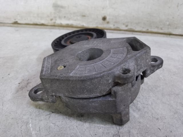 bontott TOYOTA YARIS Szíjfeszítő Görgő