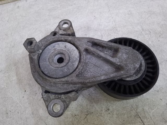 bontott TOYOTA YARIS Szíjfeszítő Görgő