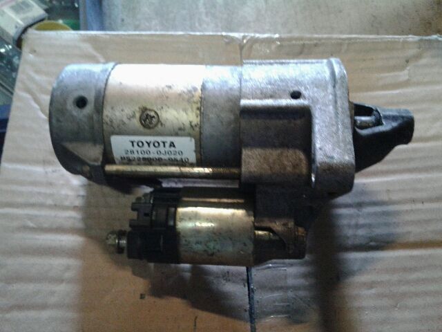 bontott TOYOTA YARIS Önindító