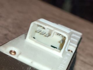 bontott TOYOTA YARIS Ablakemelő Kapcsoló Négyes / Kettes