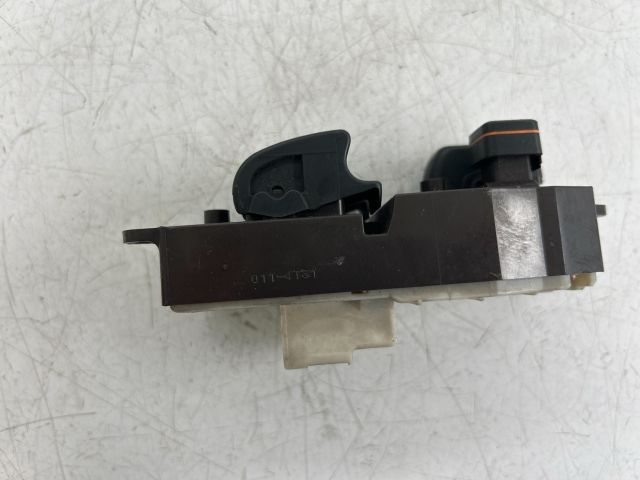 bontott TOYOTA YARIS Ablakemelő Kapcsoló Négyes / Kettes