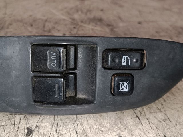 bontott TOYOTA YARIS Ablakemelő Kapcsoló Négyes / Kettes
