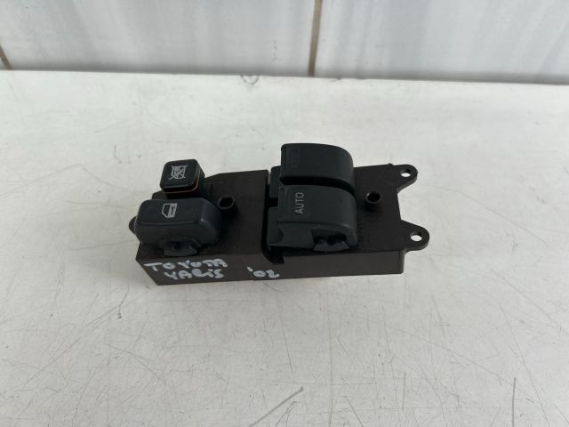 bontott TOYOTA YARIS Ablakemelő Kapcsoló Négyes / Kettes