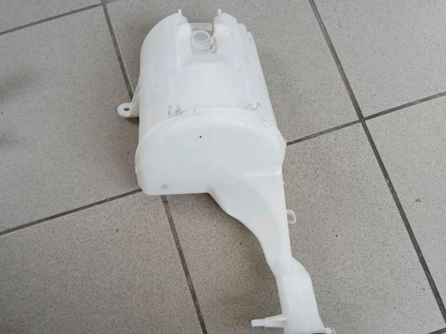 bontott TOYOTA YARIS Ablakmosó Tartály