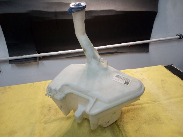 bontott TOYOTA YARIS Ablakmosó Tartály