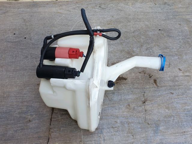 bontott TOYOTA YARIS Ablakmosó Tartály