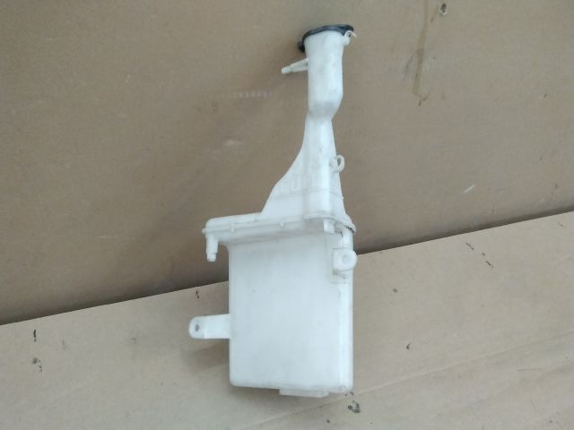 bontott TOYOTA YARIS Ablakmosó Tartály