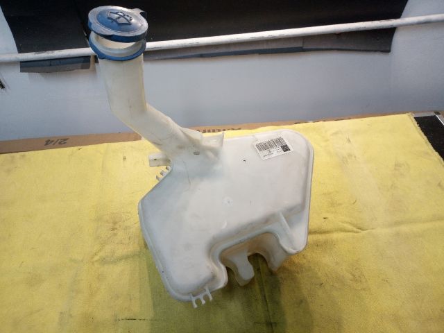 bontott TOYOTA YARIS Ablakmosó Tartály