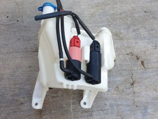 bontott TOYOTA YARIS Ablakmosó Tartály