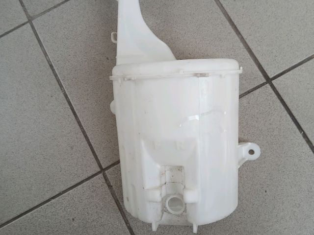 bontott TOYOTA YARIS Ablakmosó Tartály