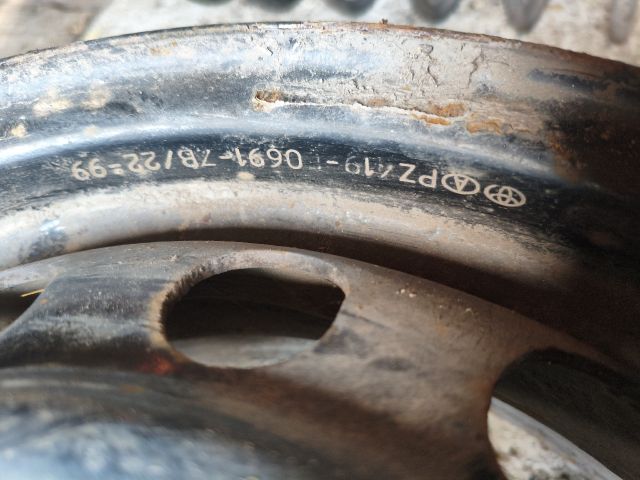 bontott TOYOTA YARIS Acélfelni Pár