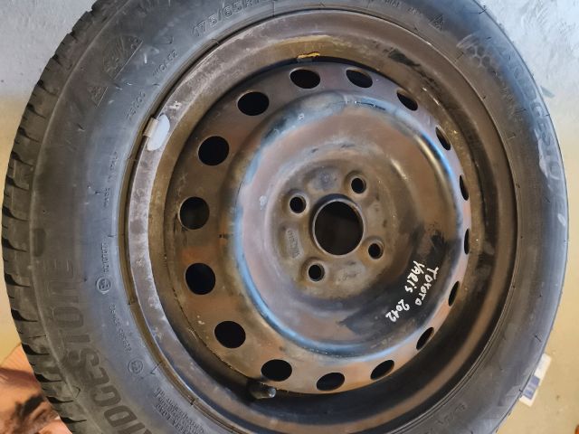 bontott TOYOTA YARIS Acélfelni Szett Gumival