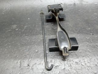 bontott TOYOTA YARIS Akkumulátor Leszorító