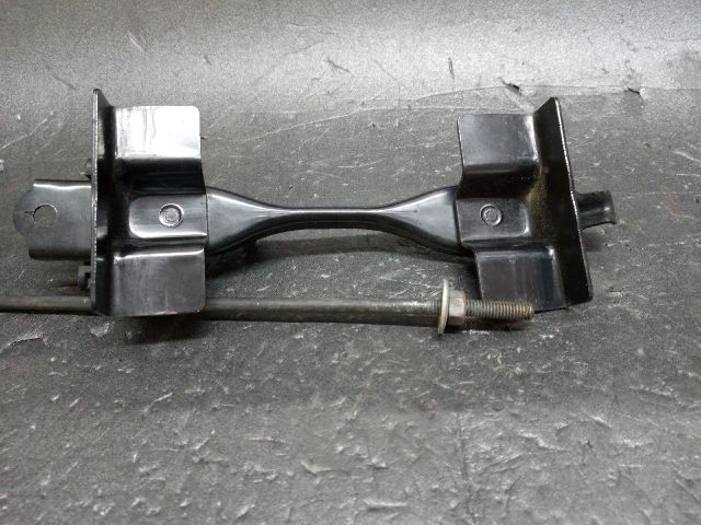 bontott TOYOTA YARIS Akkumulátor Leszorító