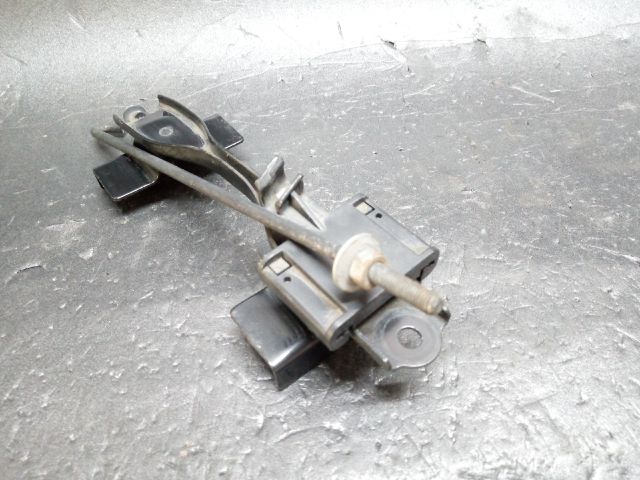 bontott TOYOTA YARIS Akkumulátor Leszorító