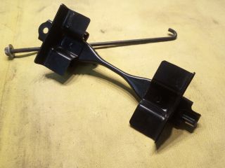 bontott TOYOTA YARIS Akkumulátor Leszorító