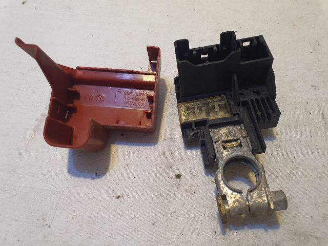 bontott TOYOTA YARIS Akkumulátor Saru Elektronikával