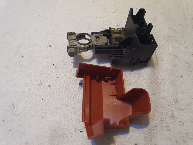 bontott TOYOTA YARIS Akkumulátor Saru Elektronikával