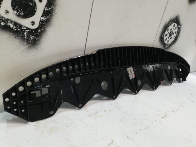 bontott TOYOTA YARIS Alsó Hűtőburkolat