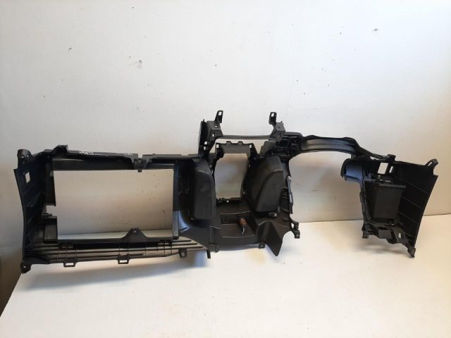 bontott TOYOTA YARIS Alsó Műszerfal Burkolat