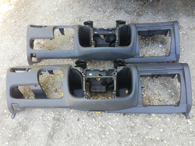 bontott TOYOTA YARIS Alsó Műszerfal Burkolat