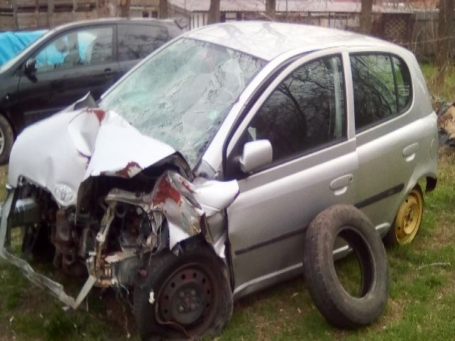 bontott TOYOTA YARIS Bal A Oszlop Oldalablak Üveg