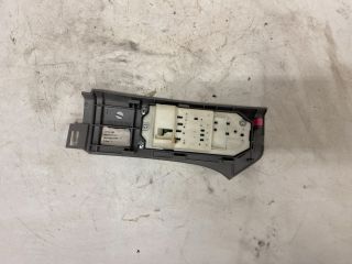 bontott TOYOTA YARIS Bal első Ablakemelő Kapcsoló