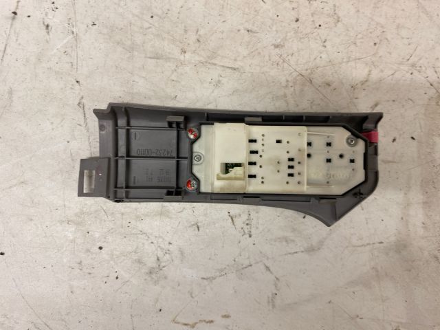 bontott TOYOTA YARIS Bal első Ablakemelő Kapcsoló