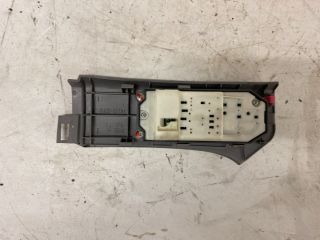 bontott TOYOTA YARIS Bal első Ablakemelő Kapcsoló