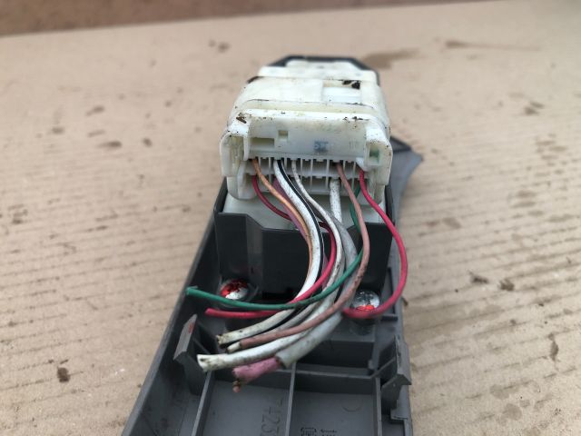 bontott TOYOTA YARIS Bal első Ablakemelő Kapcsoló