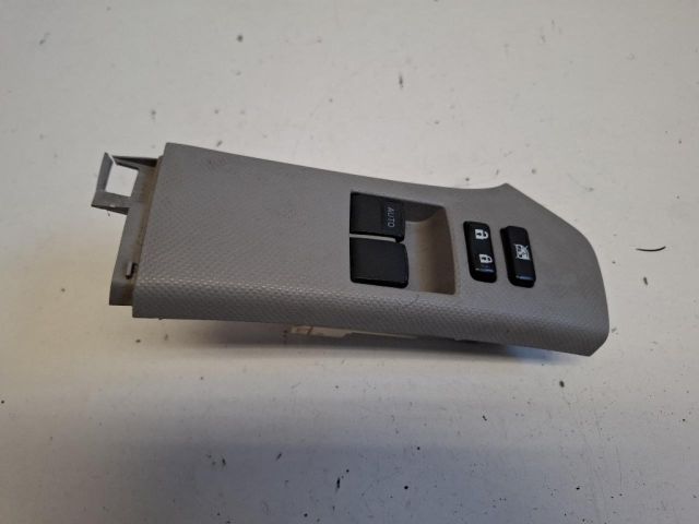 bontott TOYOTA YARIS Bal első Ablakemelő Kapcsoló