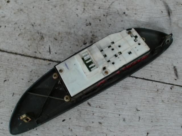 bontott TOYOTA YARIS Bal első Ablakemelő Kapcsoló