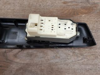 bontott TOYOTA YARIS Bal első Ablakemelő Kapcsoló